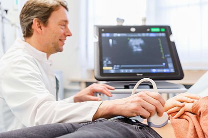 M_Allgemeinchirurgie_St_Antonius_Krankenhaus_Koeln_Prof_Dr_Jan_Brabender_Ultraschall.jpg