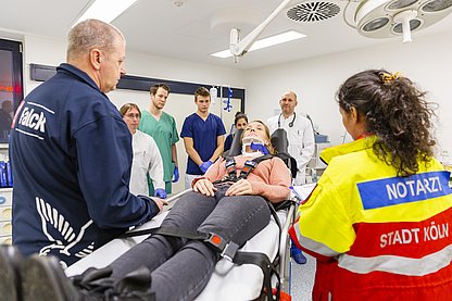 Patientin im Schockraum der Notaufnahme